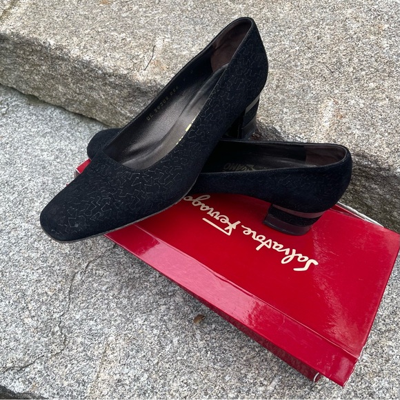 Salvatore Ferragamo Suede Pumps - Picture 1 of 10